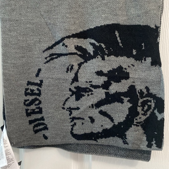 BNWT Diesel Gray Scarves - Picture 2 of 7